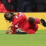 Chấn thương gân khoeo tái phát, Frimpong khiến Liverpool lao đao trước thềm vòng loại trực tiếp 1