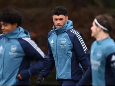 BOM TẤN: Arteta chính thức lên tiếng, Arsenal sắp tái hợp ‘cựu binh’ Oxlade-Chamberlain?