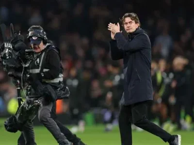Thomas Frank phản pháo cực gắt khi CĐV Tottenham hô vang tên Pochettino: ‘Ông ấy là huyền thoại’