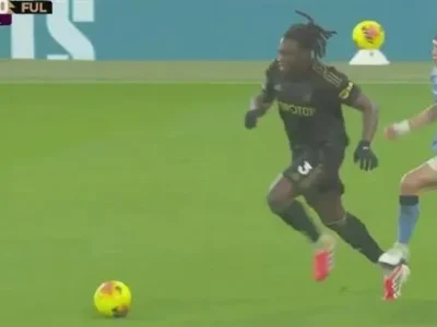 GÂY TRANH CÃI: Phil Foden ‘thoát hiểm’ thẻ đỏ sau pha vào bóng nguy hiểm, CĐV phẫn nộ