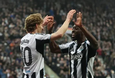 Chấn động! Anthony Gordon sánh ngang huyền thoại Shearer, Newcastle nghiền nát PSV 1