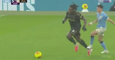 GÂY TRANH CÃI: Phil Foden 'thoát hiểm' thẻ đỏ sau pha vào bóng nguy hiểm, CĐV phẫn nộ 1